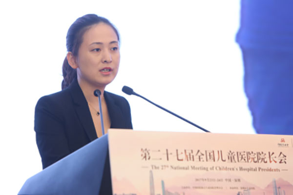 深圳市公立医院管理中心党组书记张丹深圳市人民政府副秘书长刘佳晨