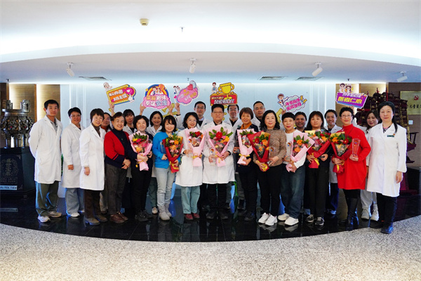 北京儿童医院举办2025年荣誉退休人员座谈会
