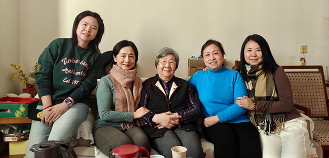 岁末暖人心，薪火永相传——神经内科年底慰问老专家活动纪实